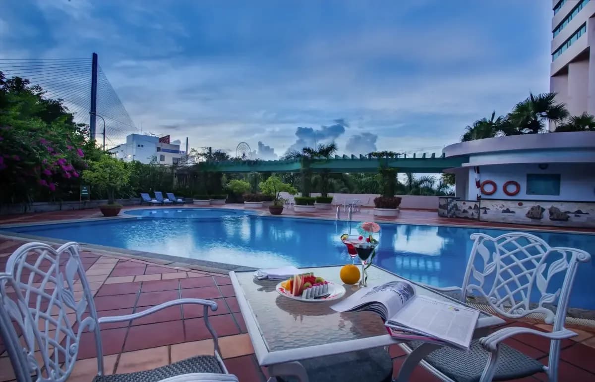 Nghỉ dưỡng cuối tuần Bãi Cháy