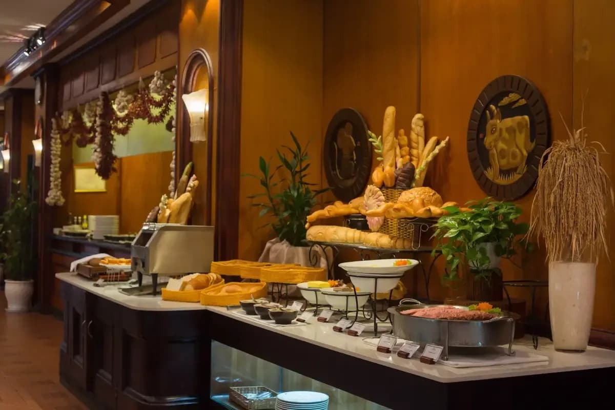 Buffet Four Seasons hơn 50 món