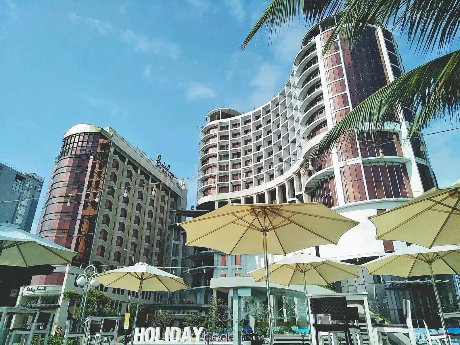 Holiday Beach Danang Hotel & Resort