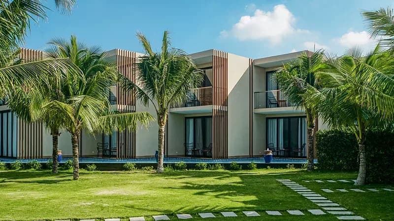 Tọa sơn hướng thủy