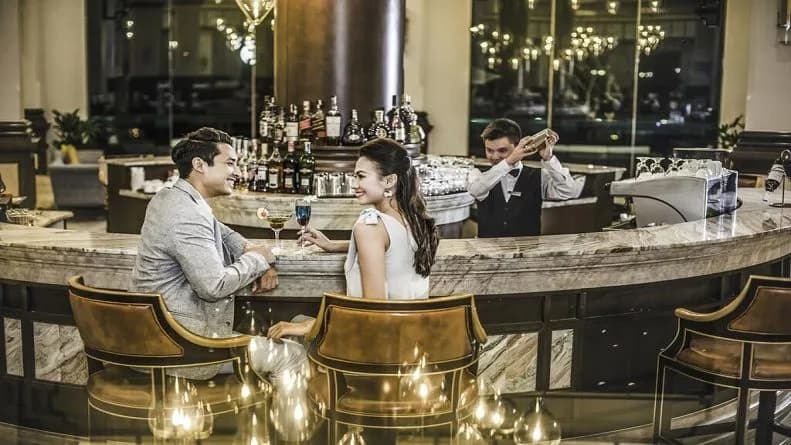 Lobby Bar & Pool Bar