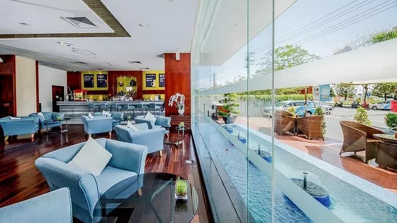 Le Bar