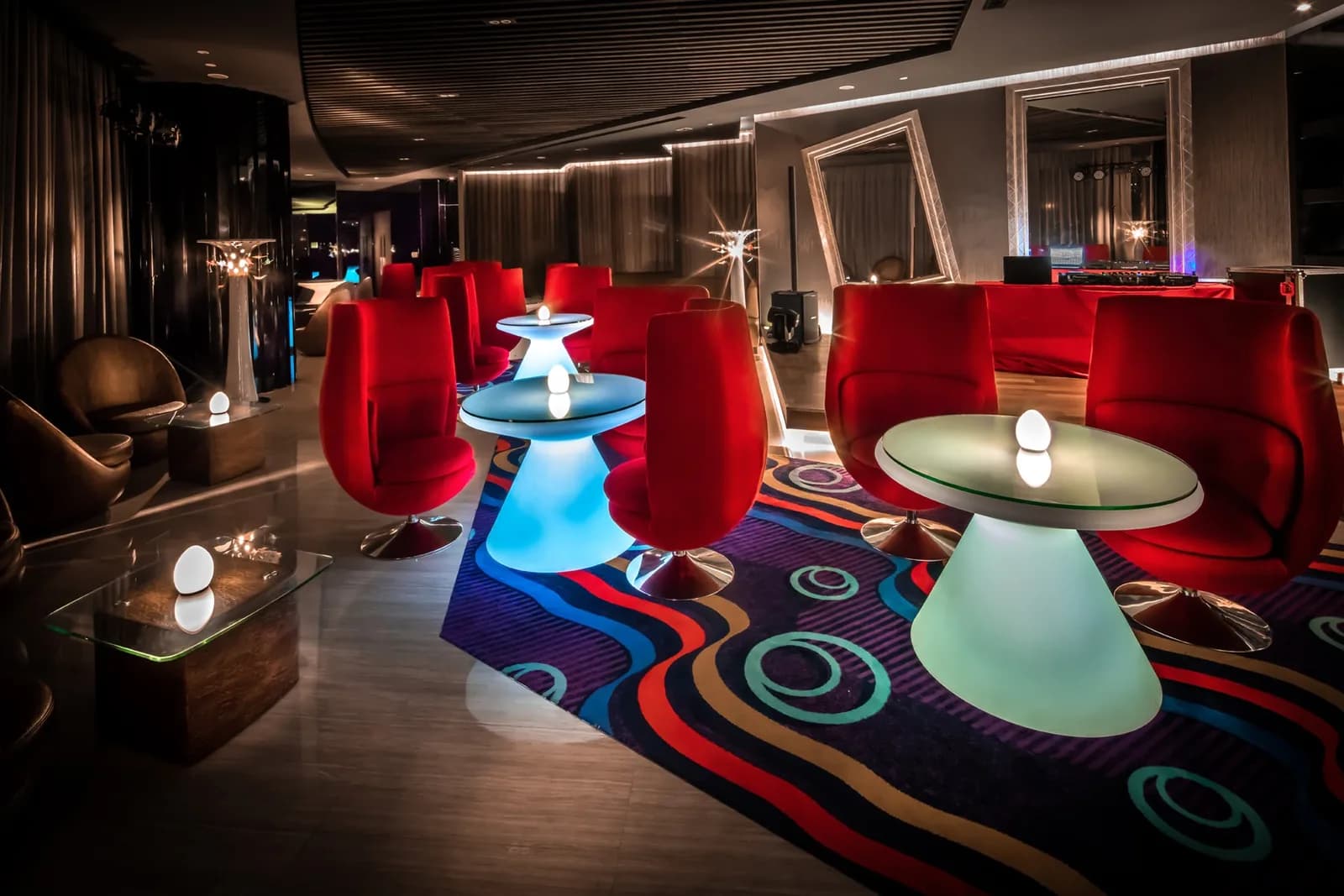 Corniche Ultra Lounge
