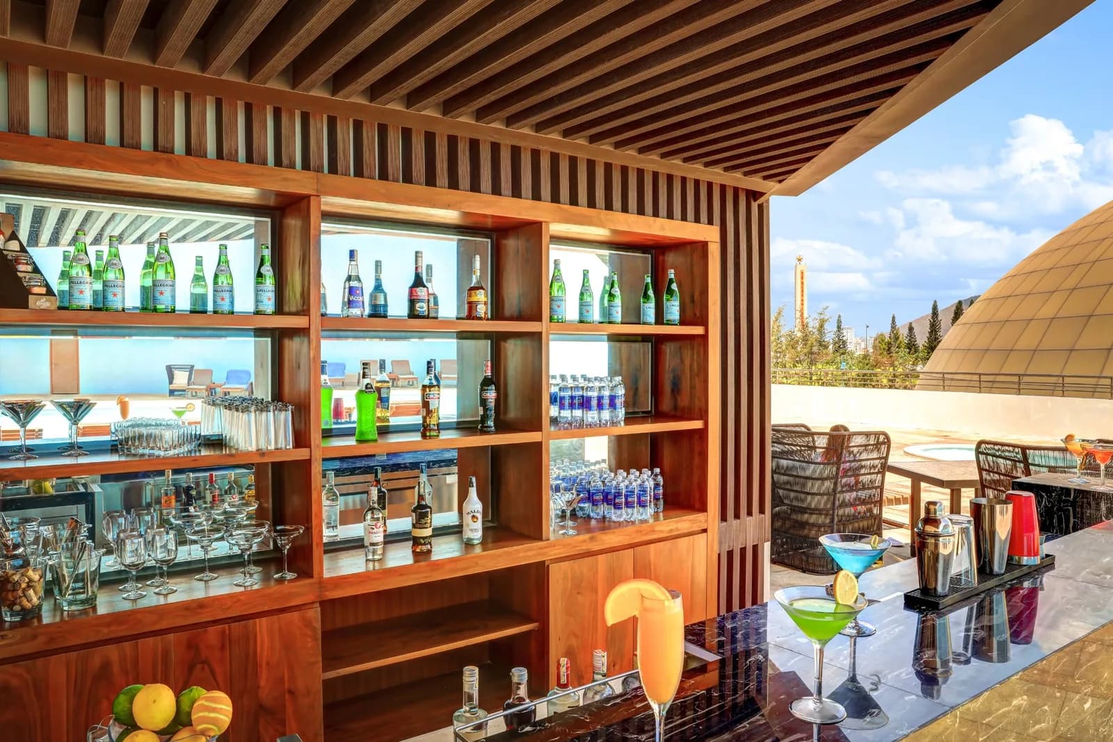 Aqua Chill Pool Bar
