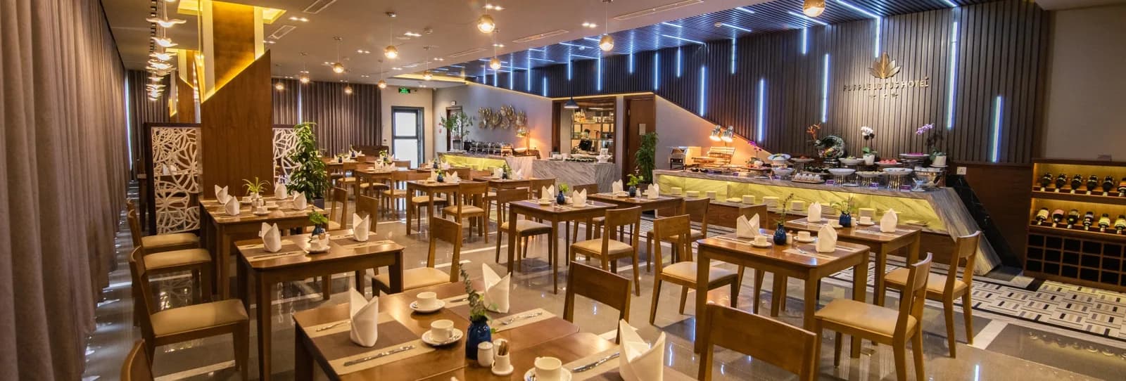Buffet sáng nhà hàng Palms