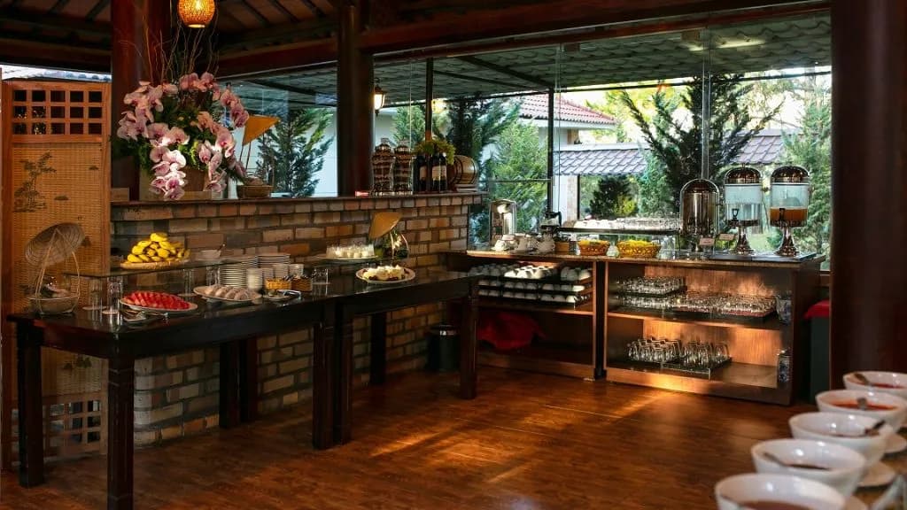 Buffet sáng địa phương
