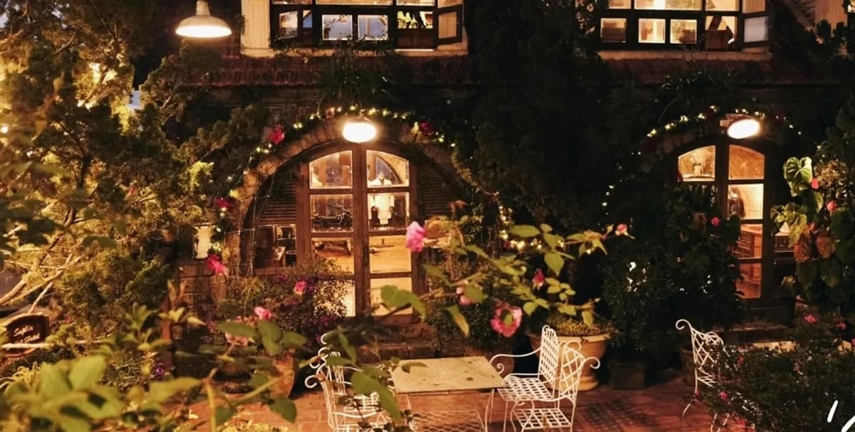 Café & Bar sân vườn