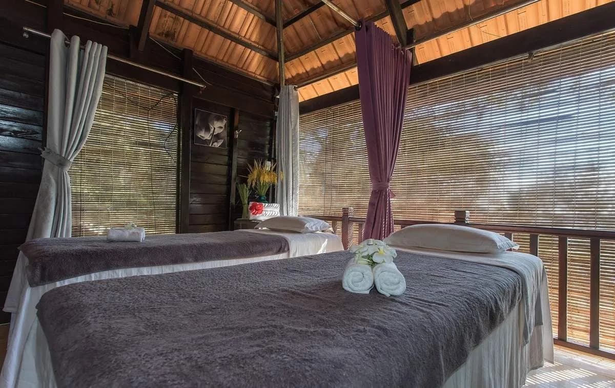 Spa giữa vườn dừa