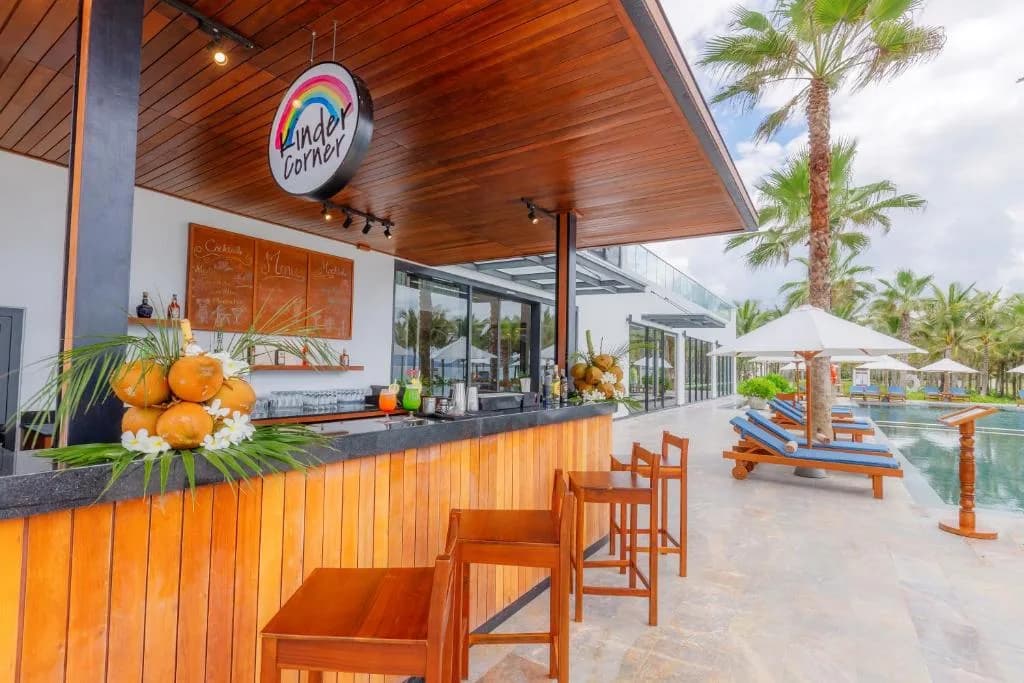 Beach Bar & Bar hồ bơi