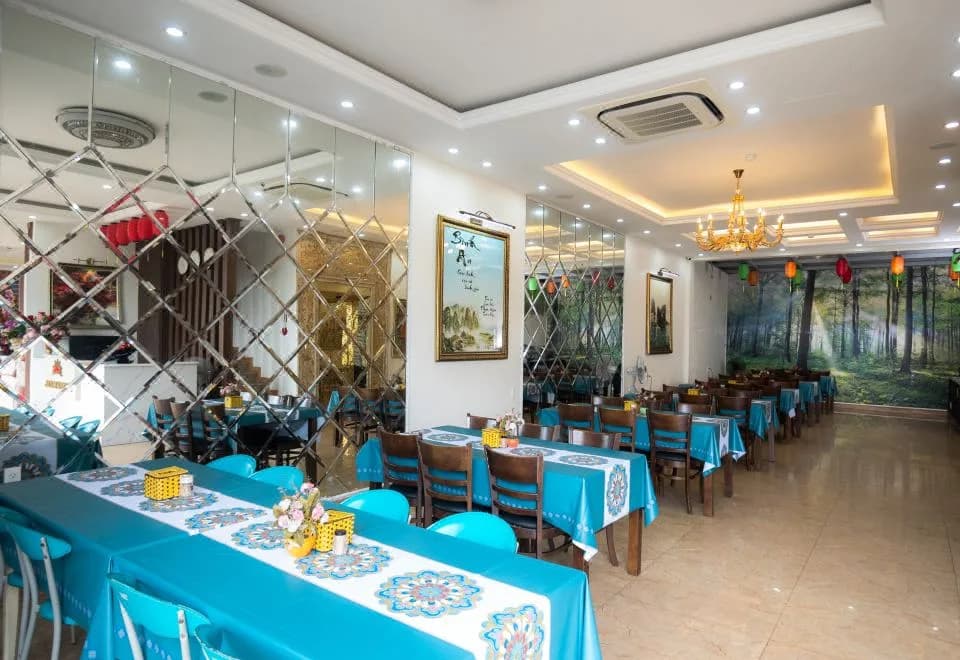 Nhà hàng món Á & hải sản Hạ Long
