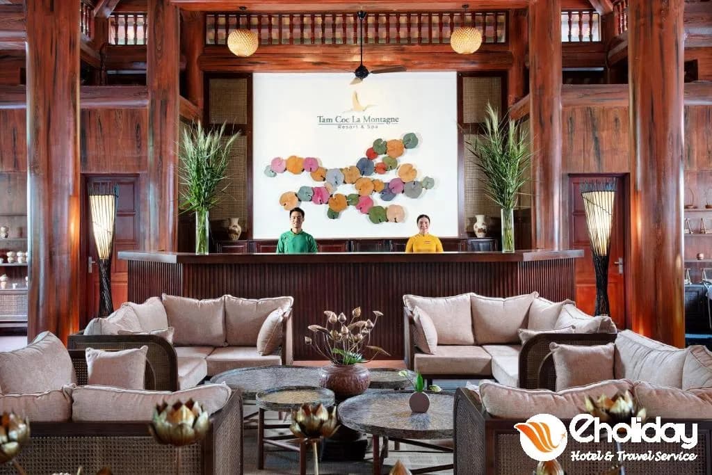 Sảnh lễ tân & lounge gỗ