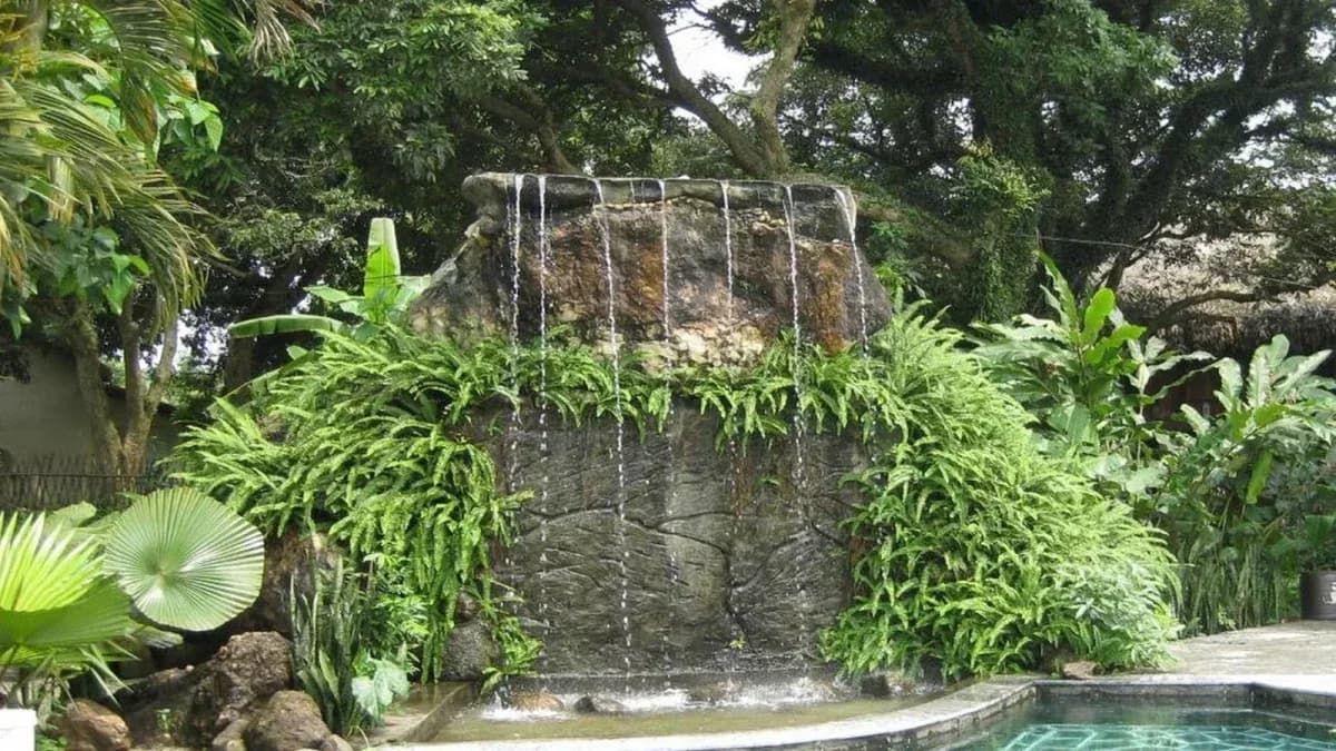 Vườn thác & tắm khoáng thảo dược
