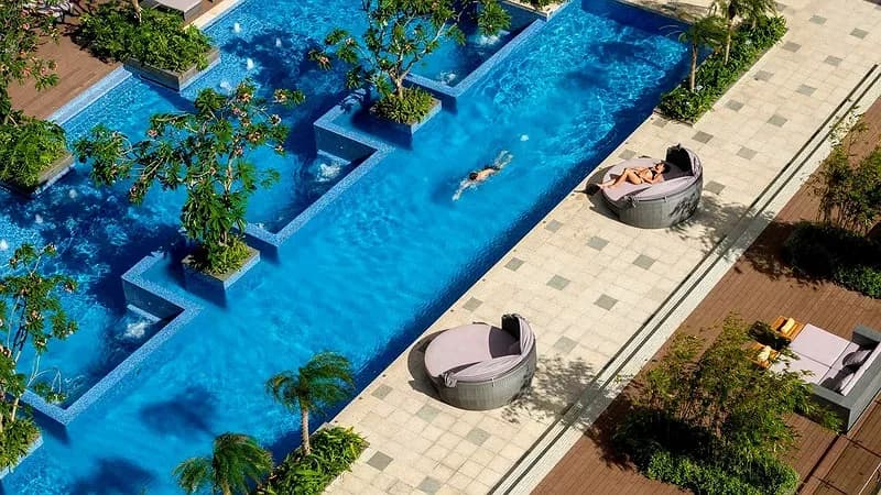 Bể bơi ngoài trời hướng vịnh