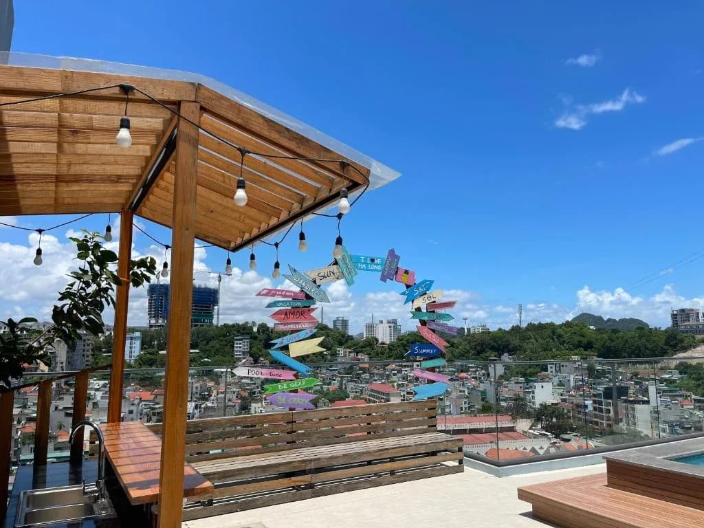Sân thượng sống ảo hoàng hôn