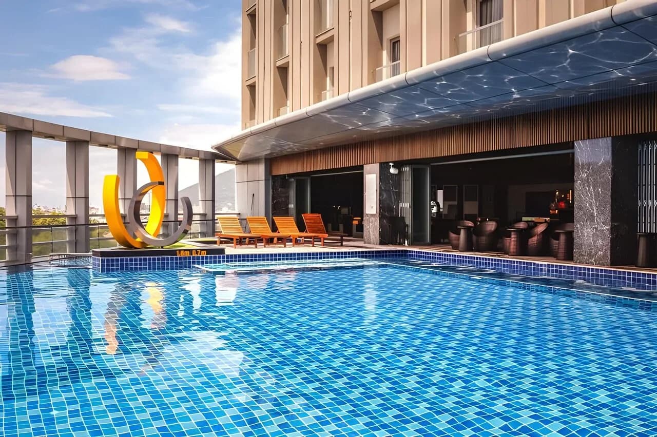 Hồ bơi vô cực trên cao