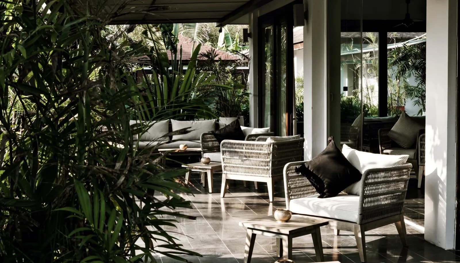 The Art Lounge & sân vườn