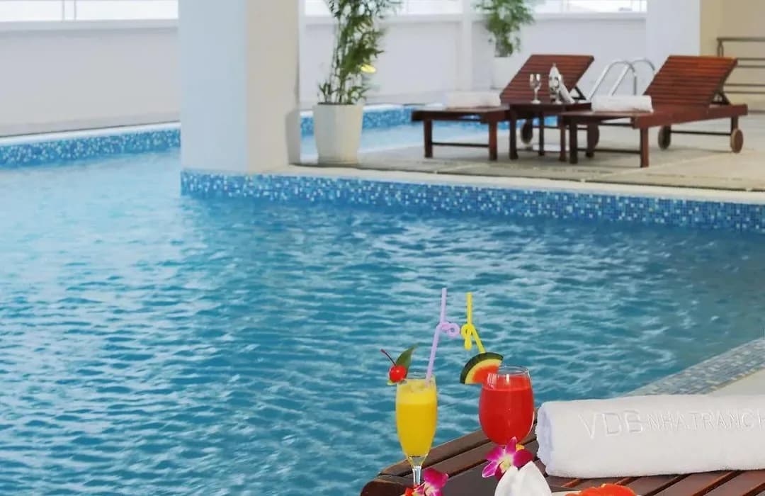 Hồ bơi ngoài trời