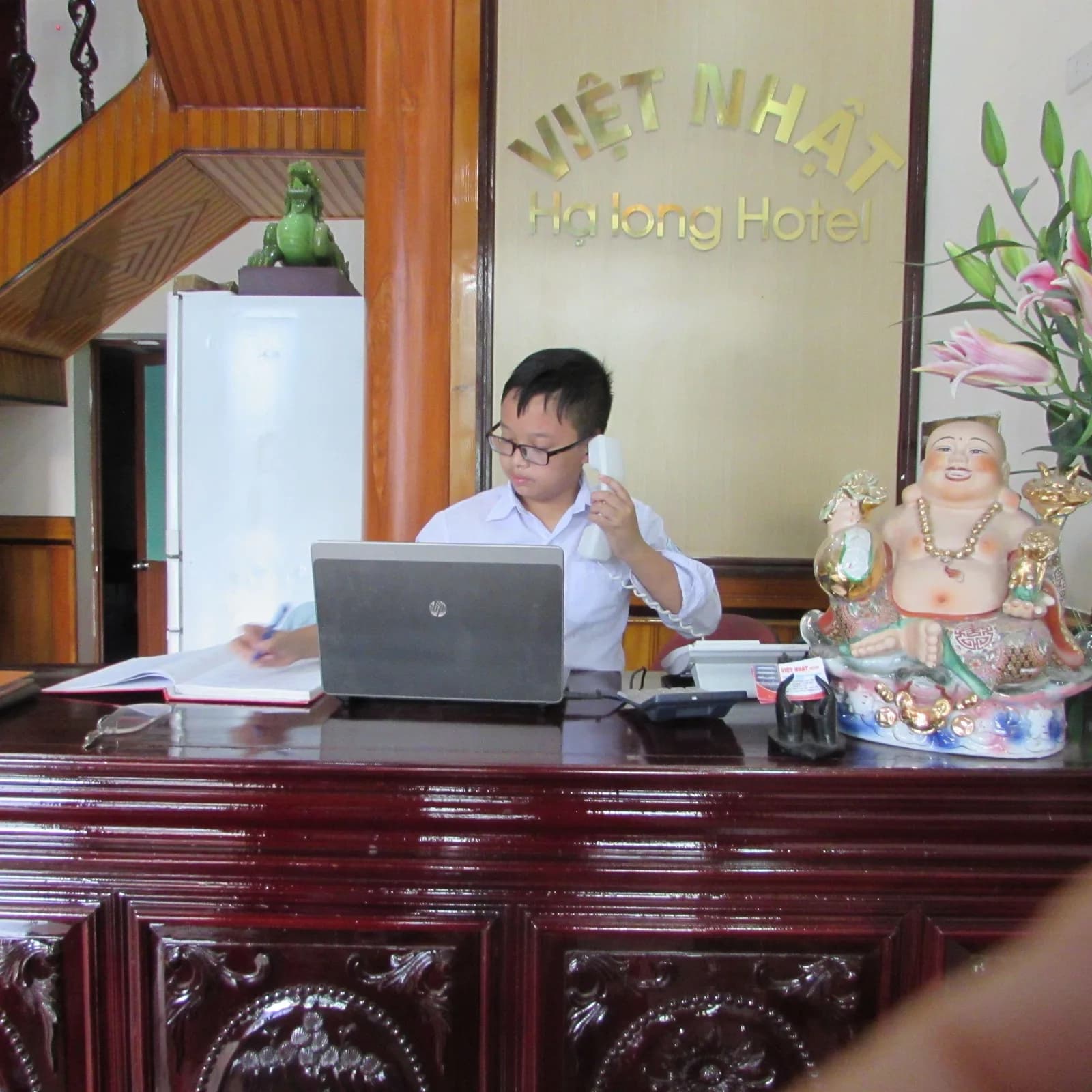 Lễ tân & hỗ trợ 24/7