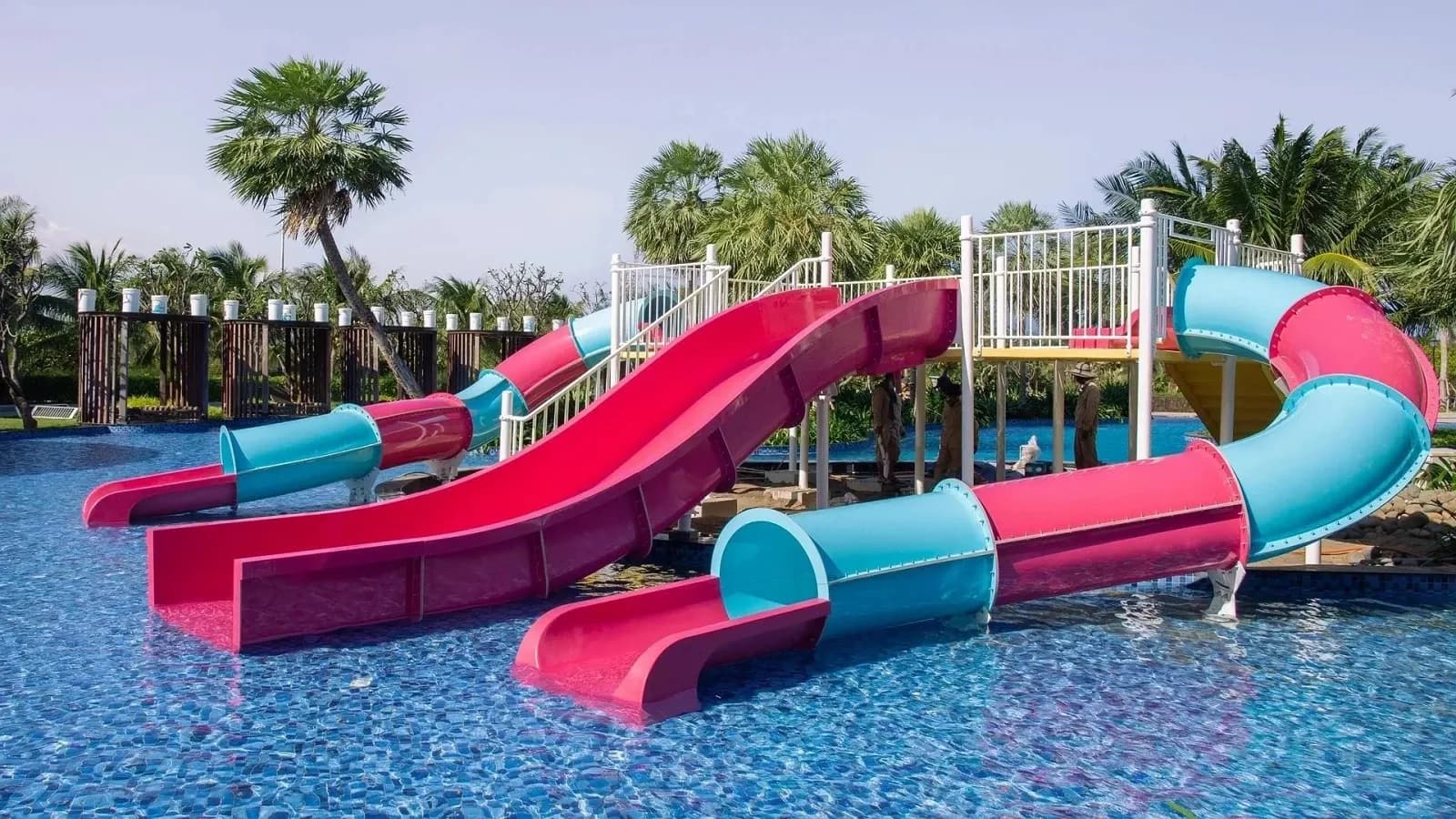 Thế giới nước & Kids Club