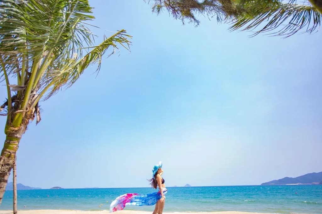Bãi biển Trần Phú trước cửa