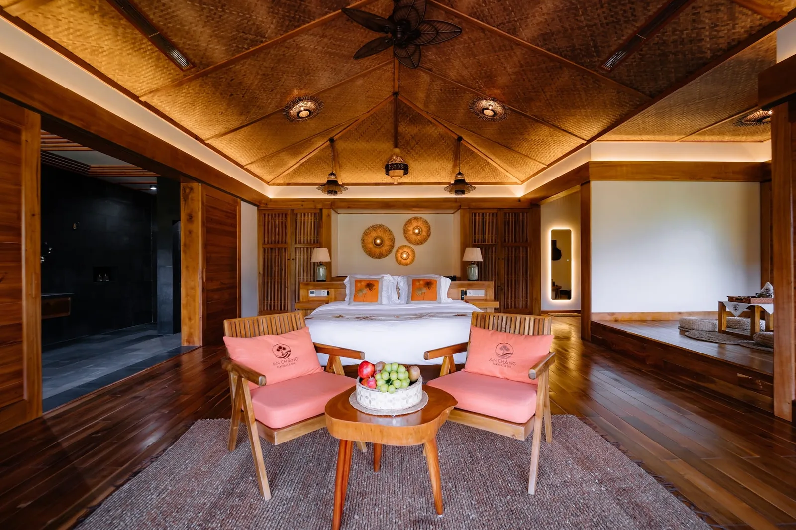 Peach Bungalow Lake View