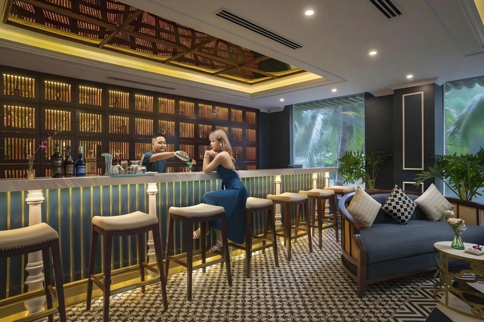 Lobby bar