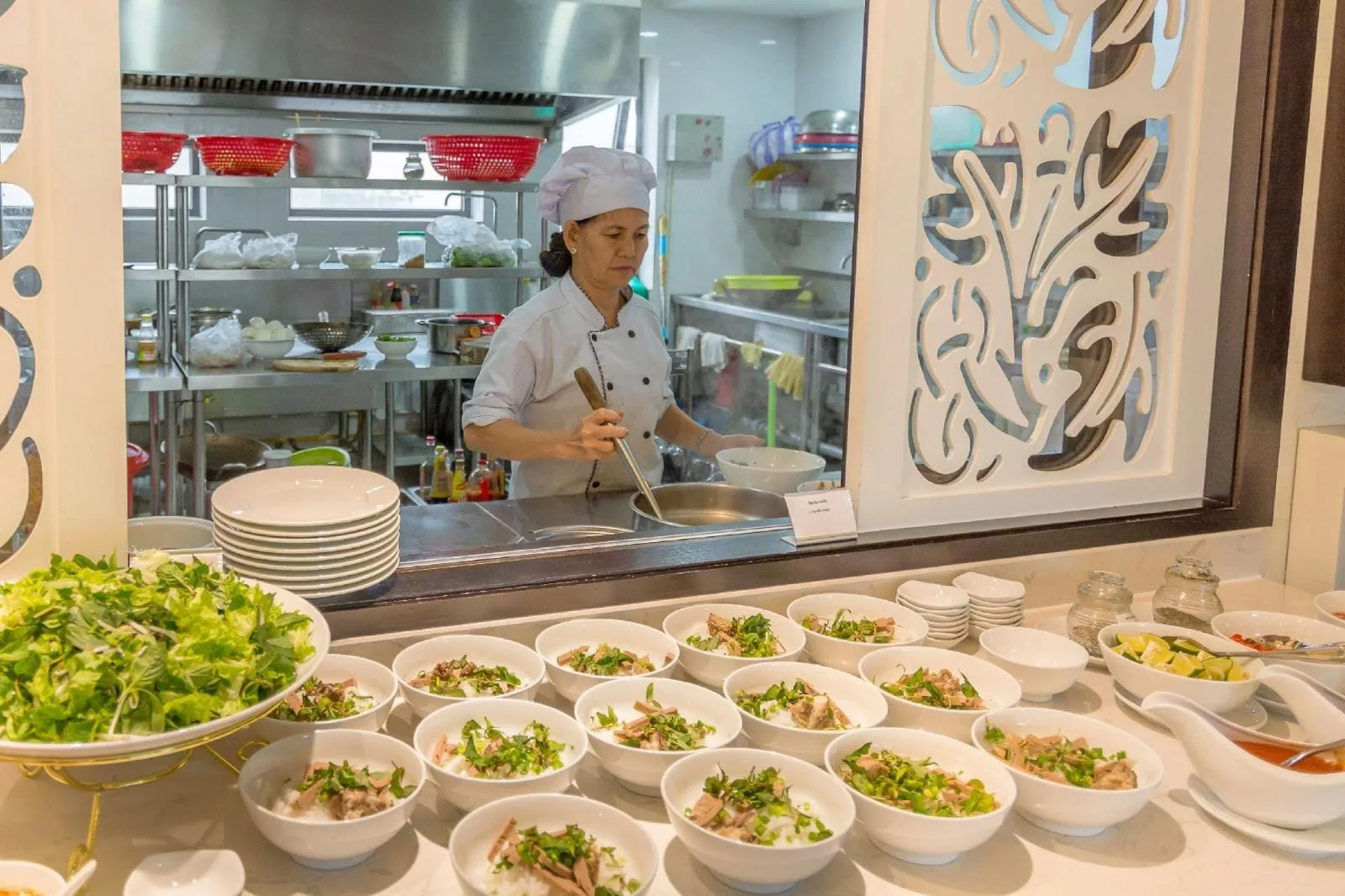 Buffet sáng tại nhà hàng Marina