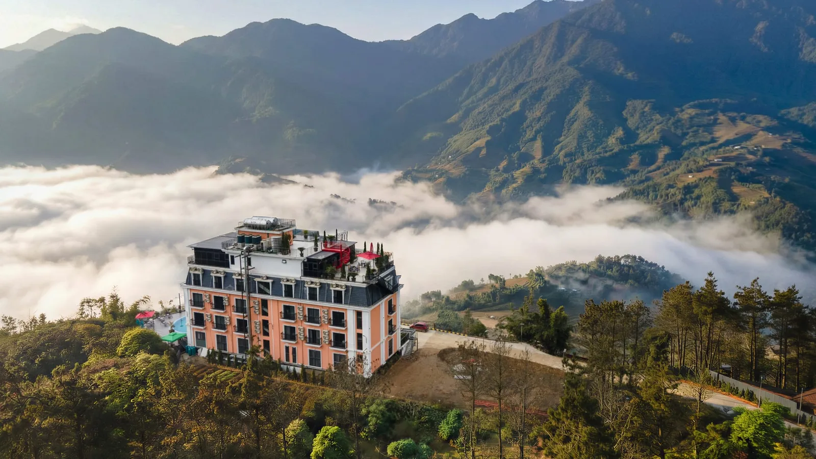 DeLaMont Sapa Hotel - Hill Serenity Retreat