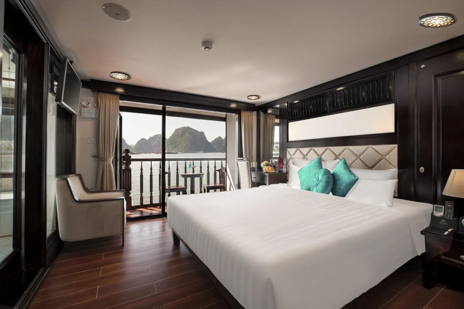 Du thuyền Alisa Premier – Cabin Senior Suite ban công 2