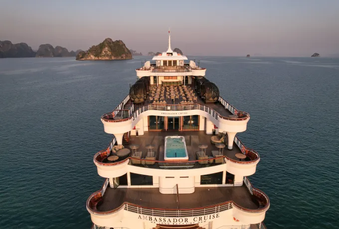 Du thuyền Ambassador Day Cruise – Tiện ích
