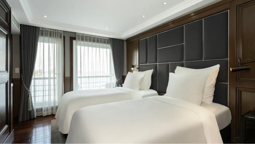 Du thuyền Ambassador Signature – Cabin Ambassador Balcony