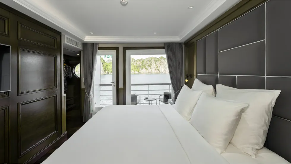 Du thuyền Ambassador Signature – Cabin Ambassador Executive Balcony 2