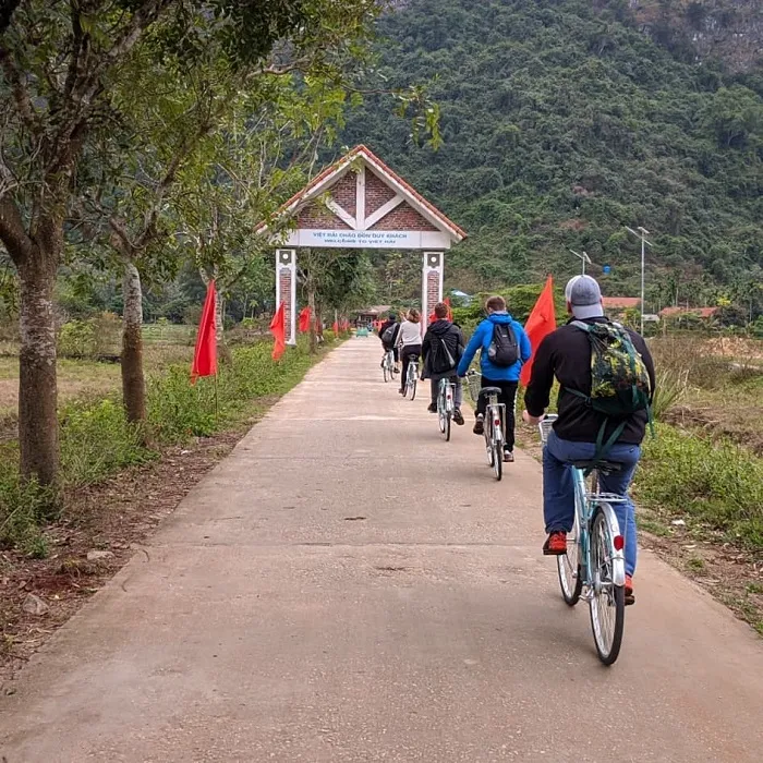 Đạp xe làng Việt Hải (3N2Đ)