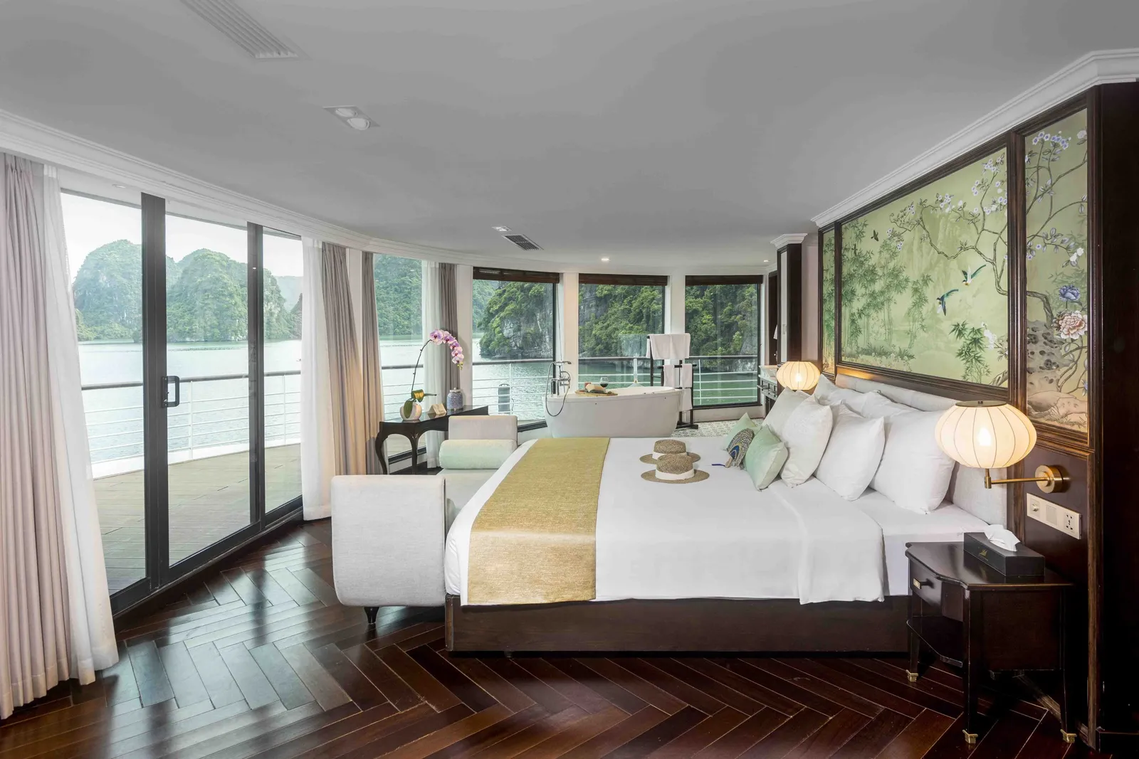 Cabin Owner Suite – Du thuyền Capella
