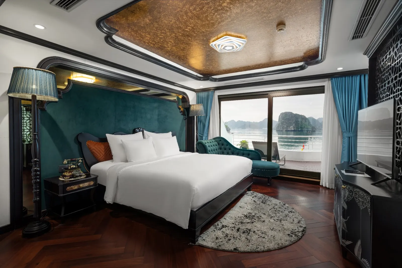 Du thuyền Catherine – Cabin Royal Suite