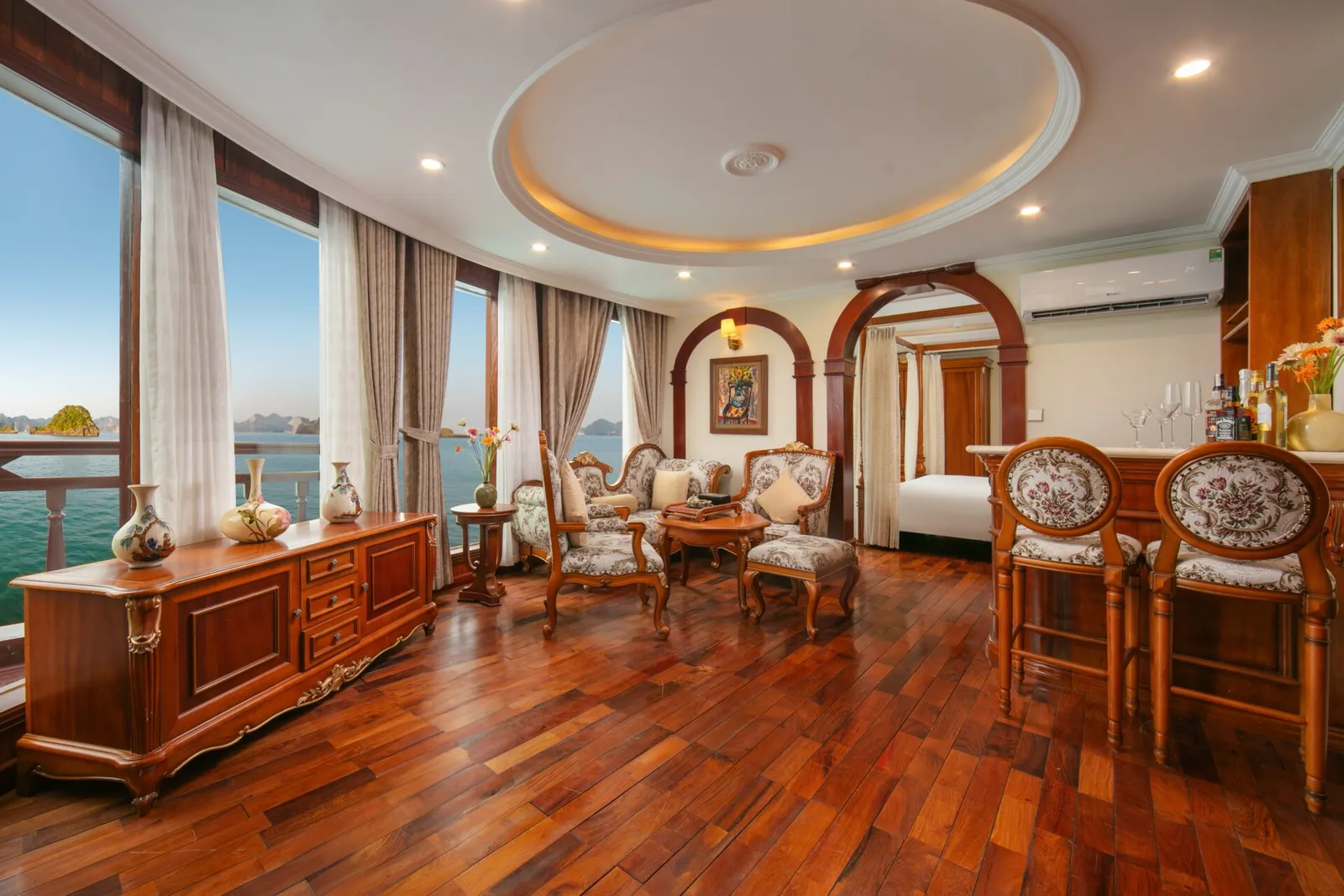 Du thuyền Emperor Cruises Legacy – Cabin Royal Suite 2