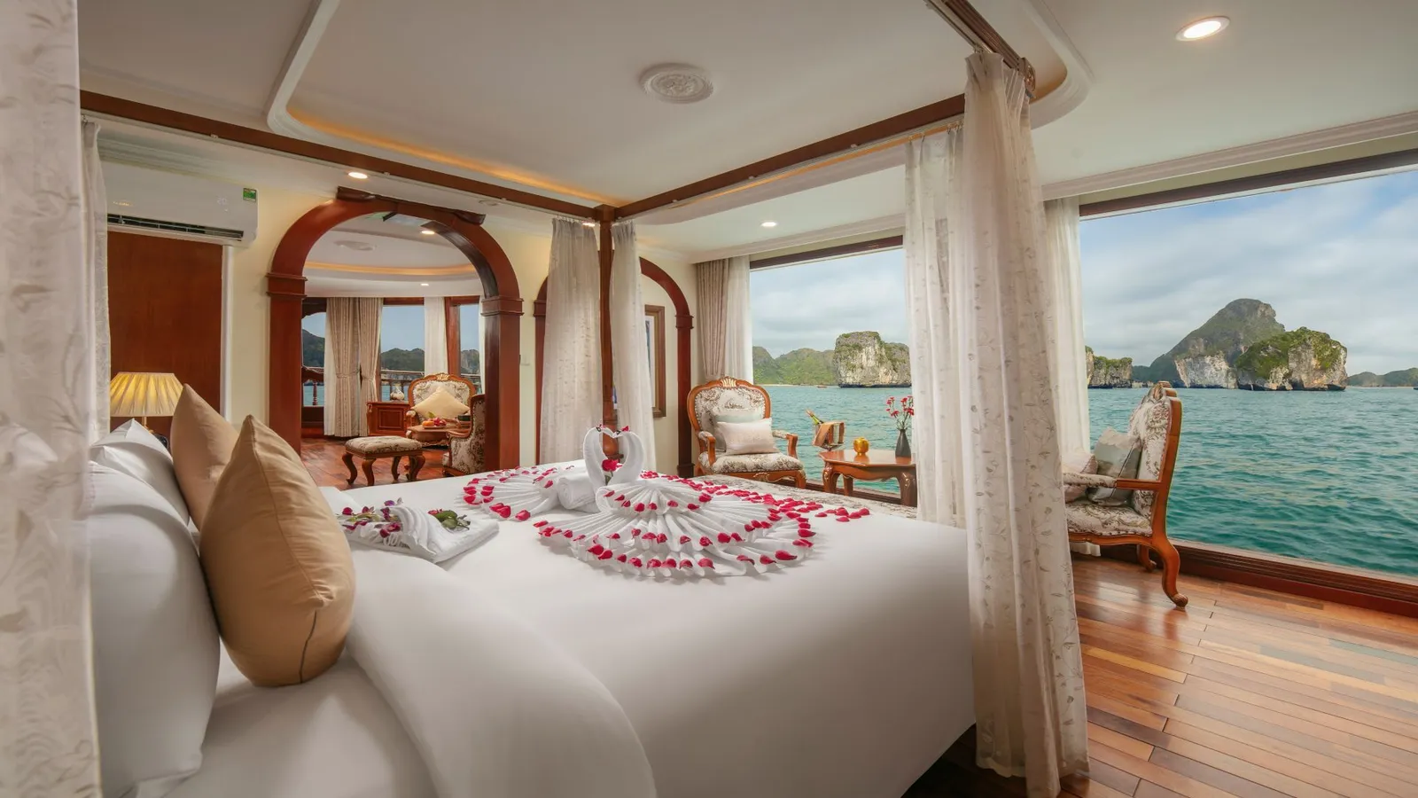 Du thuyền Emperor Cruises Legacy – Cabin Royal Suite 3