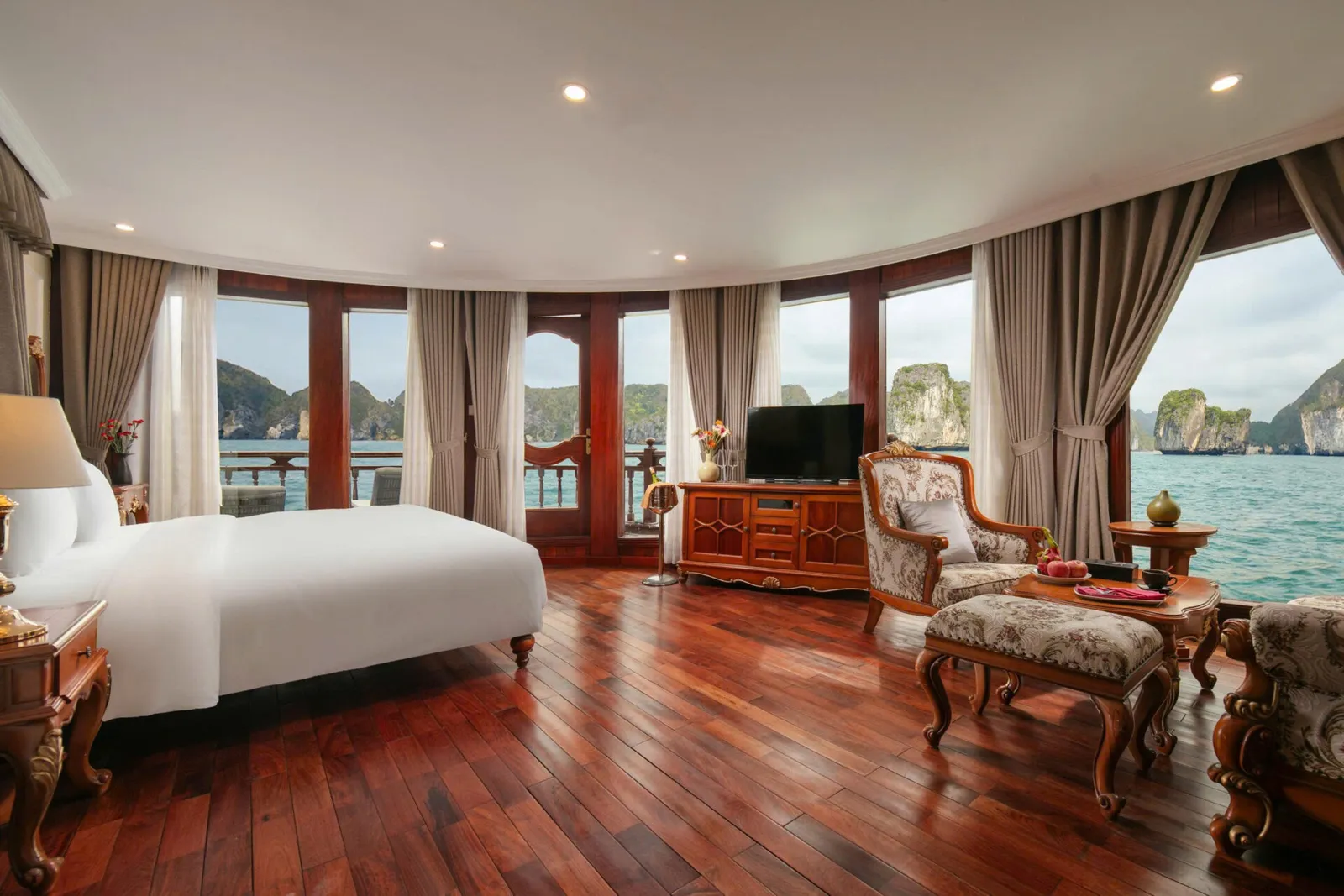 Du thuyền Emperor Cruises Legacy – Cabin State Suite