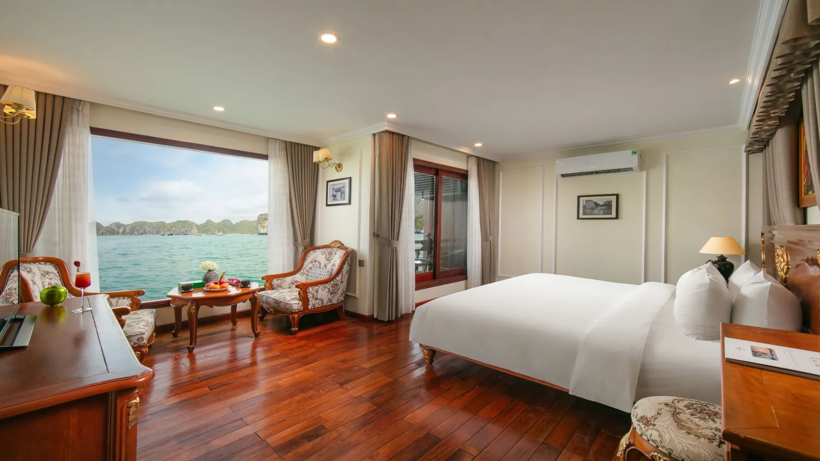 Du thuyền Emperor Cruises Legacy – Cabin Signature Suite