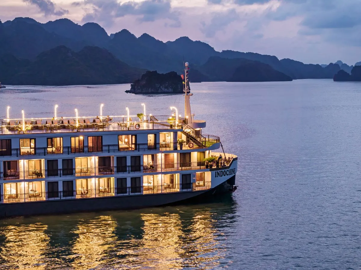 Du thuyền Indochine Lan Hạ – Du thuyền