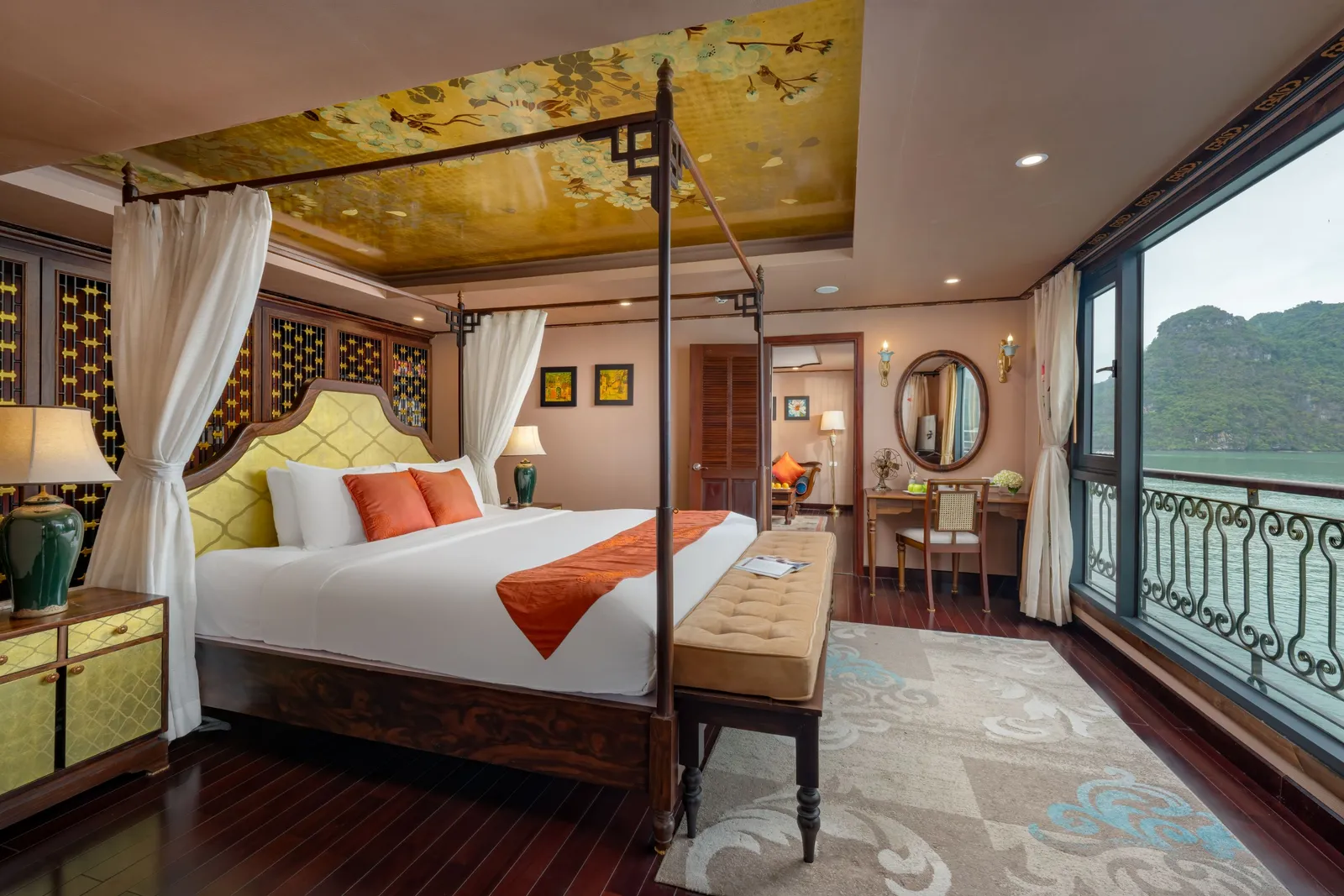 Du thuyền Indochine Lan Hạ – Cabin President Suite
