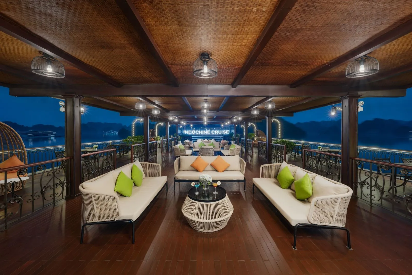 Du thuyền Indochine Lan Hạ – Tiện ích 3
