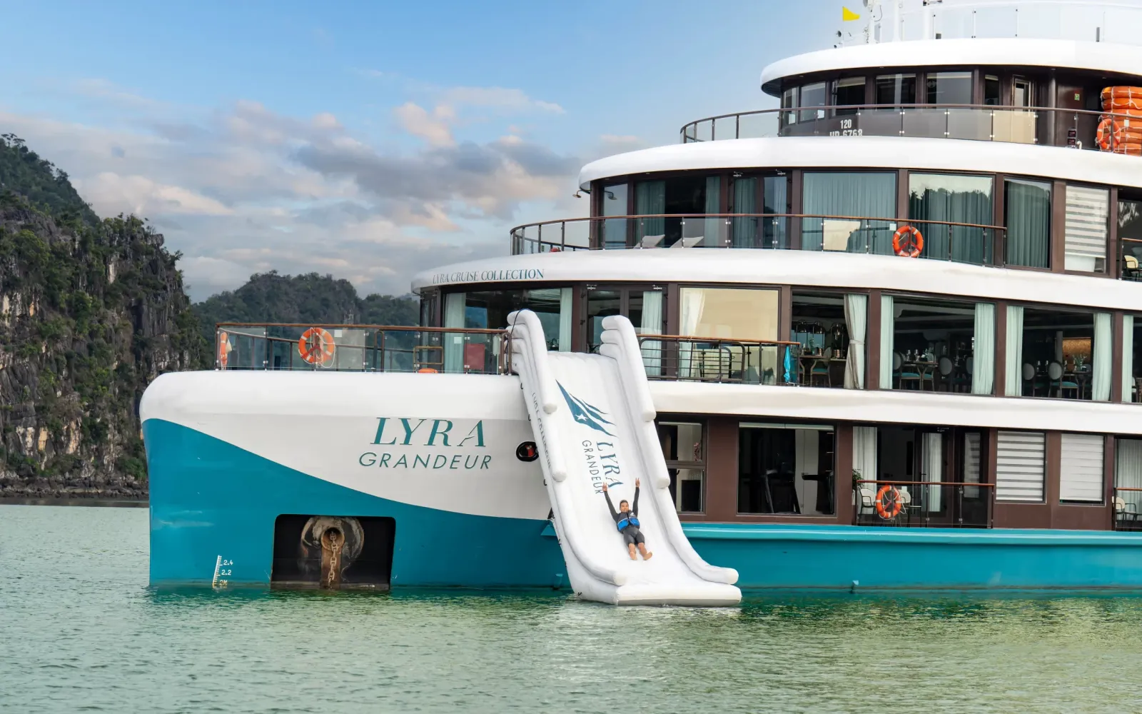 Du thuyền Lyra Grandeur – Du thuyền 2