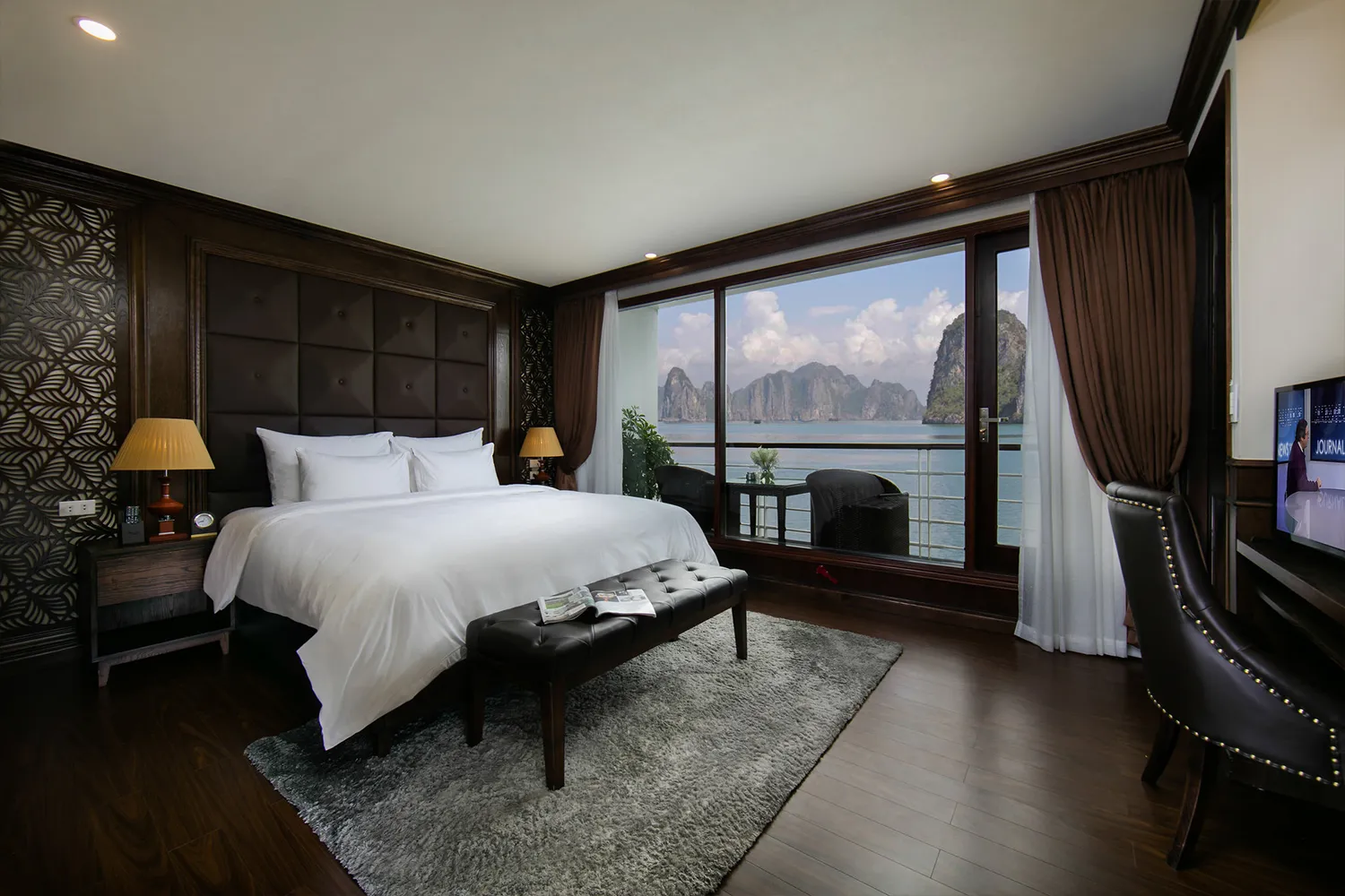Du thuyền Mon Chéri – Cabin Elegance Suite Ban công