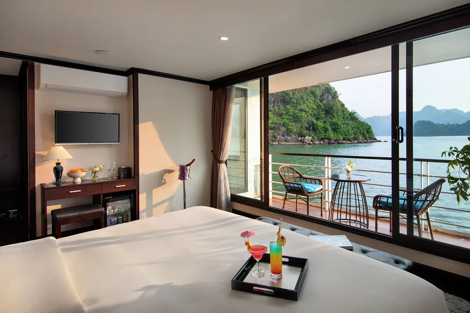 Cabin Ocean Suite Ban công – Du thuyền Mon Chéri
