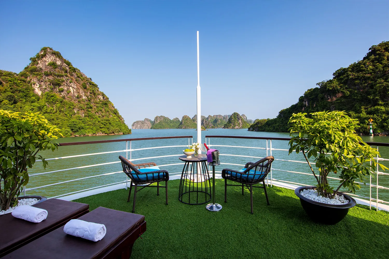 Du thuyền Mon Chéri – Tiện ích 2