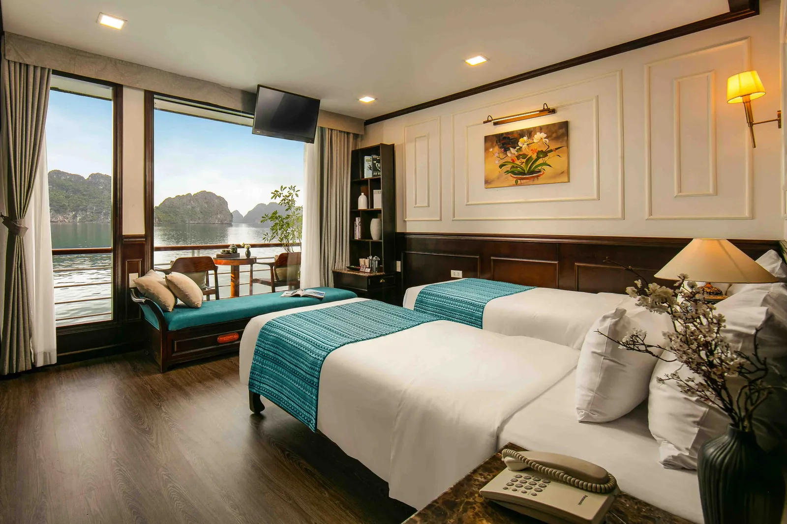 Du thuyền Orchid Trendy – Cabin Family Premium Deluxe (4 khách)