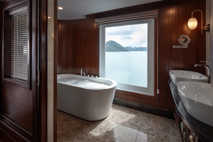 Du thuyền Paradise Elegance – Cabin Captain's View Terrace Suite