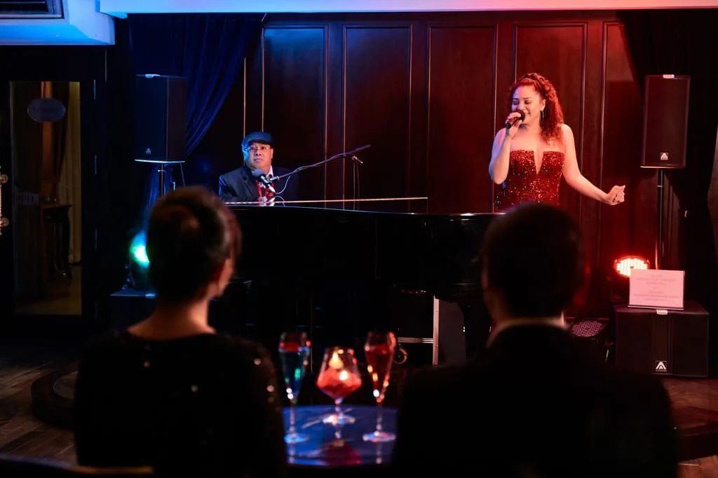 Nhạc sống ở Le Piano Lounge