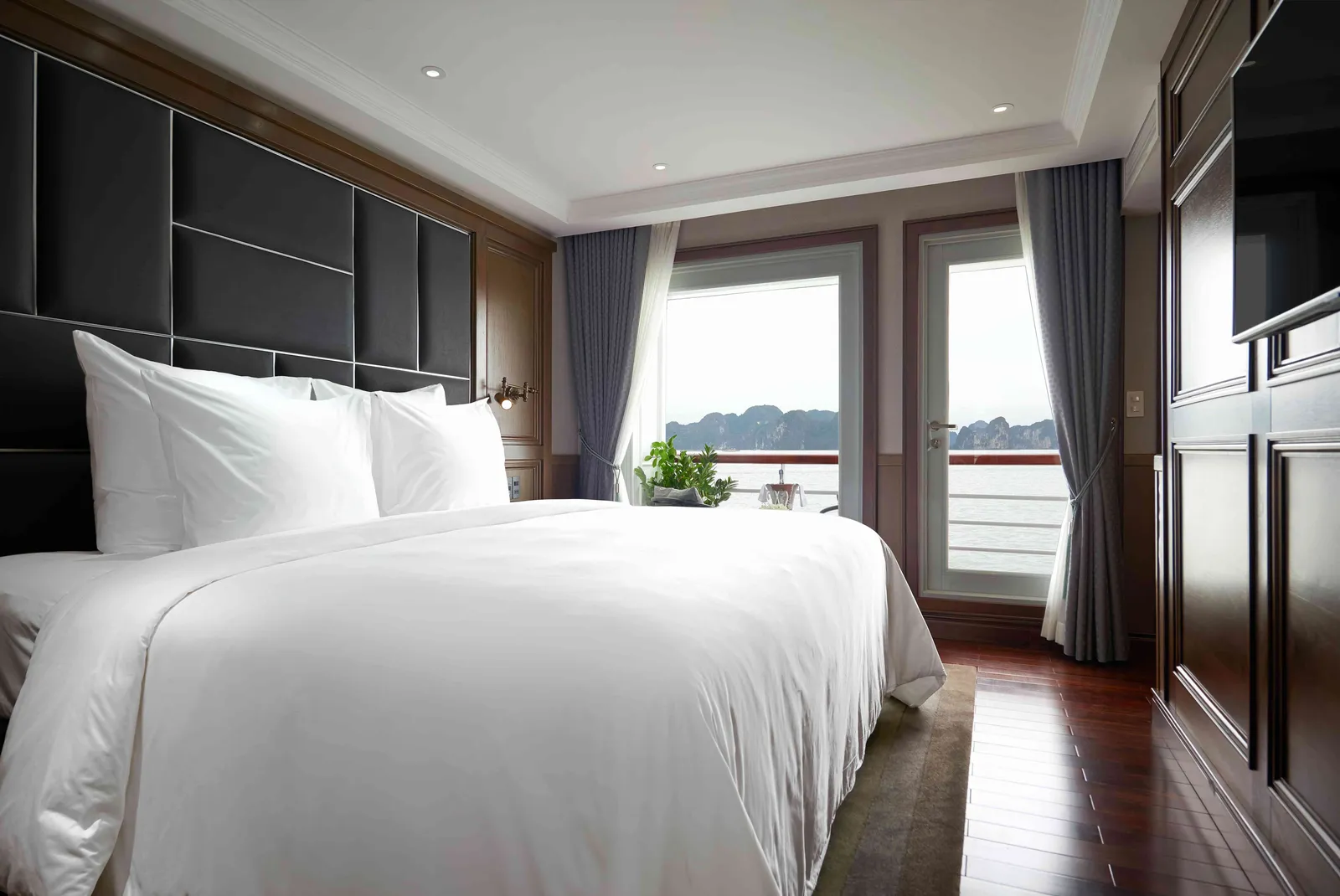 Du thuyền Paradise Grand – Cabin Executive Grand Balcony